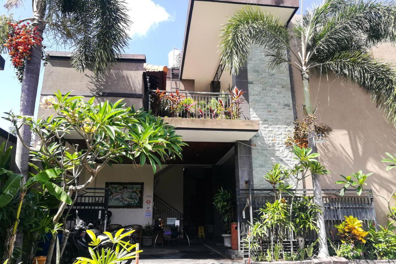Oyo 3912 Wahyu Residence Bali Denpasar Exterior foto